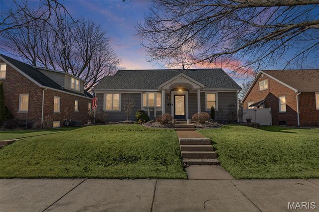 614 Olive Street, Highland, IL 62249