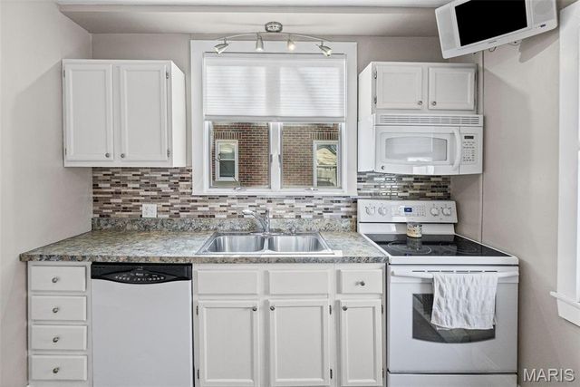 614 Olive Street, Highland, IL 62249