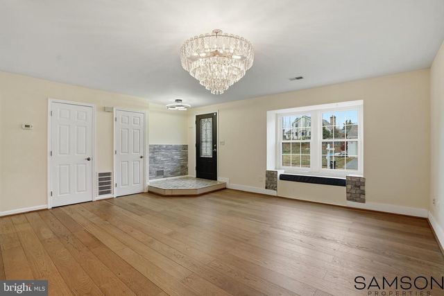 13505 COATES LN, Herndon, VA 20171