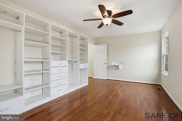 13505 COATES LN, Herndon, VA 20171