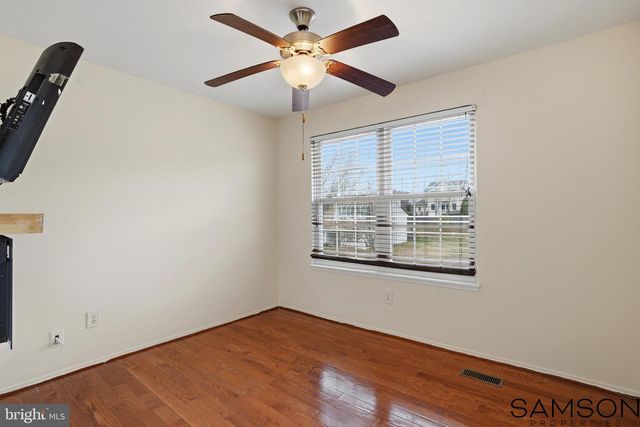 13505 COATES LN, Herndon, VA 20171