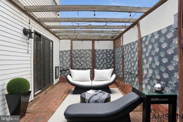 13505 COATES LN, Herndon, VA 20171