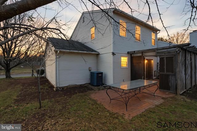 13505 COATES LN, Herndon, VA 20171