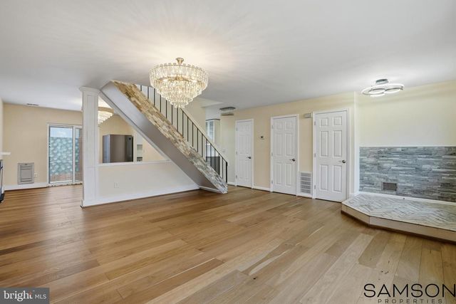 13505 COATES LN, Herndon, VA 20171