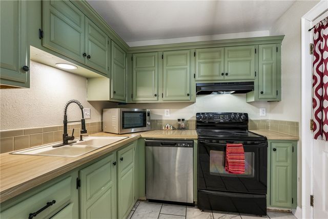 3 Clacton Lane, Bella Vista, AR 72715