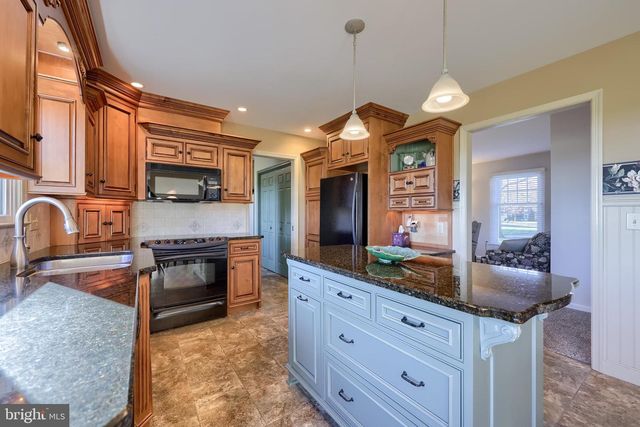 2 MILL RIDGE CT, Lancaster, PA 17601