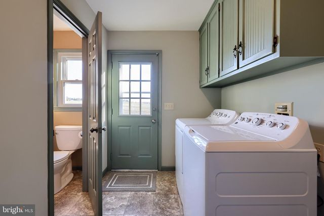 2 MILL RIDGE CT, Lancaster, PA 17601