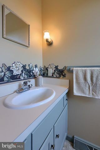 2 MILL RIDGE CT, Lancaster, PA 17601