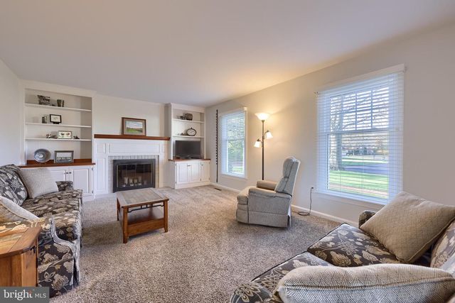 2 MILL RIDGE CT, Lancaster, PA 17601