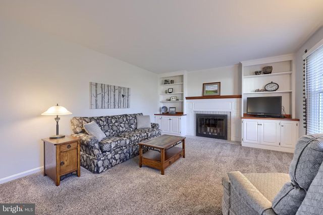 2 MILL RIDGE CT, Lancaster, PA 17601