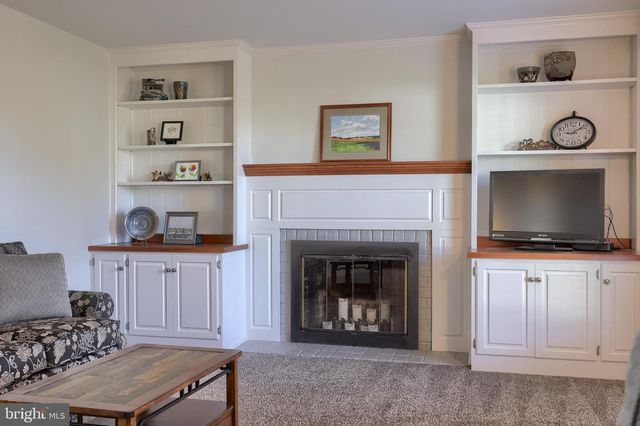 2 MILL RIDGE CT, Lancaster, PA 17601