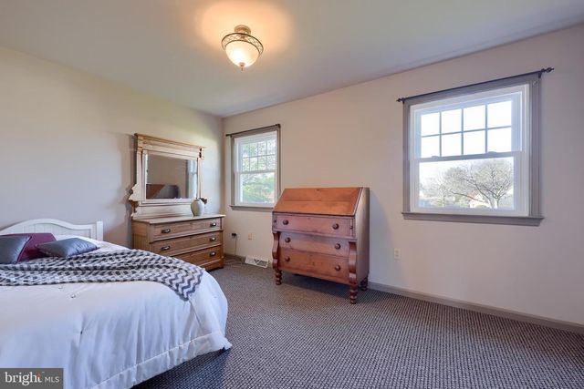 2 MILL RIDGE CT, Lancaster, PA 17601