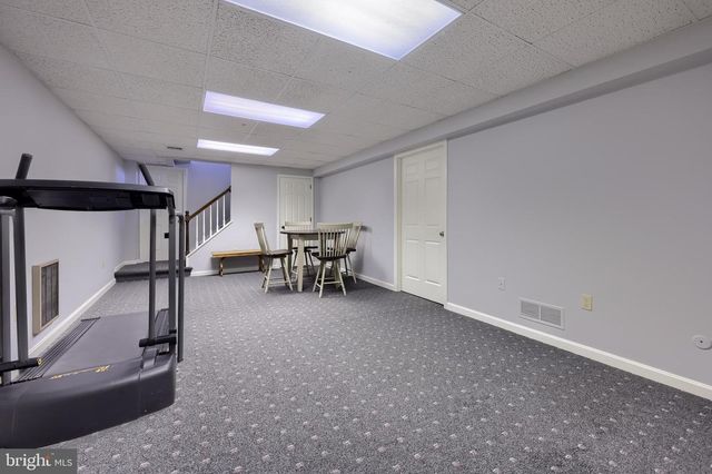 2 MILL RIDGE CT, Lancaster, PA 17601