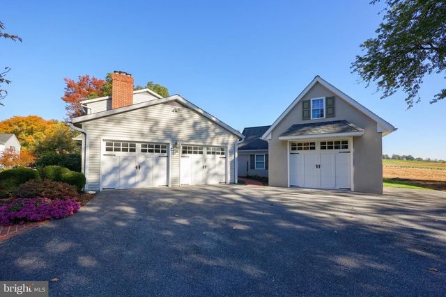 2 MILL RIDGE CT, Lancaster, PA 17601