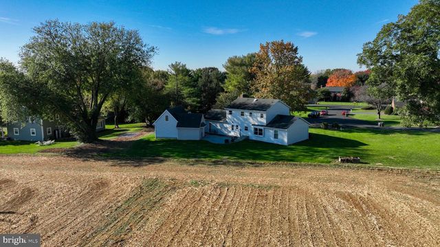 2 MILL RIDGE CT, Lancaster, PA 17601