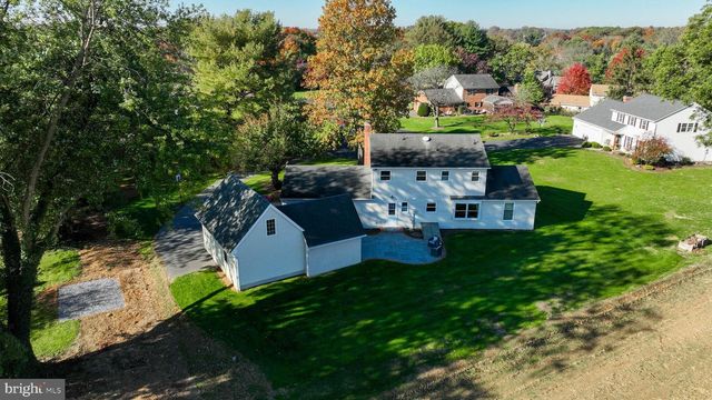 2 MILL RIDGE CT, Lancaster, PA 17601