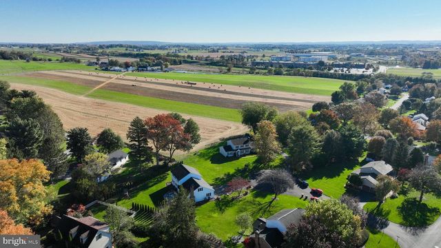 2 MILL RIDGE CT, Lancaster, PA 17601