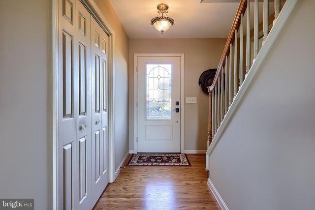 2 MILL RIDGE CT, Lancaster, PA 17601