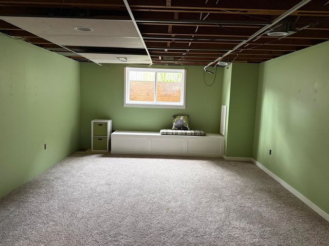 925 Wendover Boulevard, Norton Shores City, MI 49441