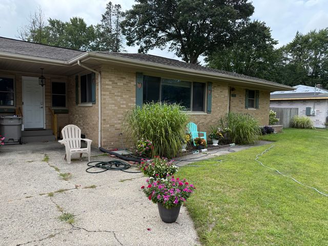 925 Wendover Boulevard, Norton Shores City, MI 49441