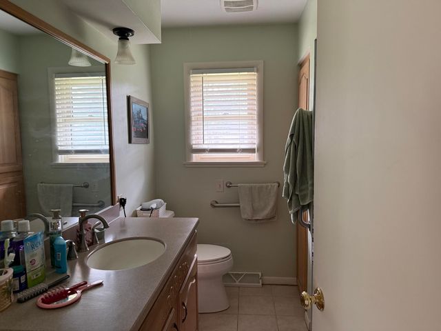 925 Wendover Boulevard, Norton Shores City, MI 49441