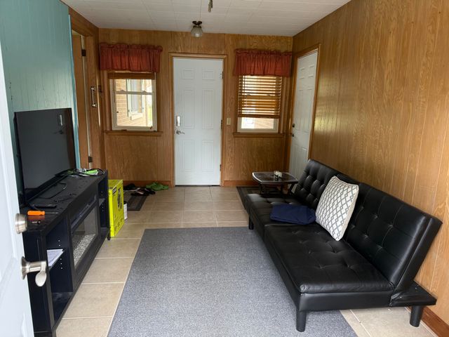 925 Wendover Boulevard, Norton Shores City, MI 49441