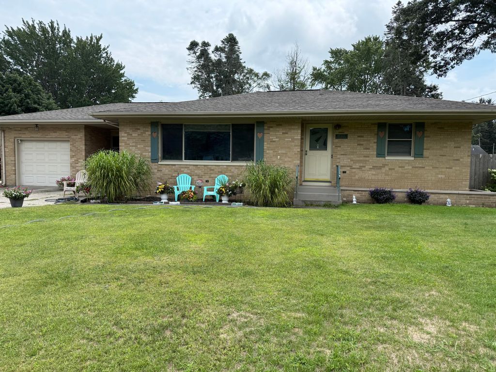 925 Wendover Boulevard, Norton Shores City, MI 49441