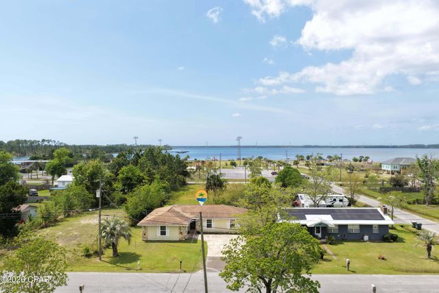 404 Missouri Avenue, Lynn Haven, FL 32444