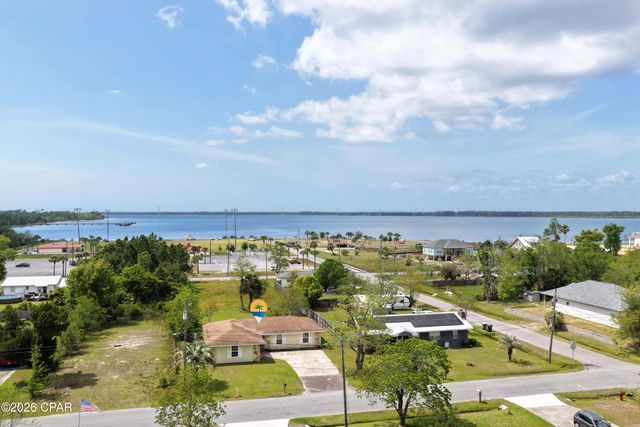 404 Missouri Avenue, Lynn Haven, FL 32444