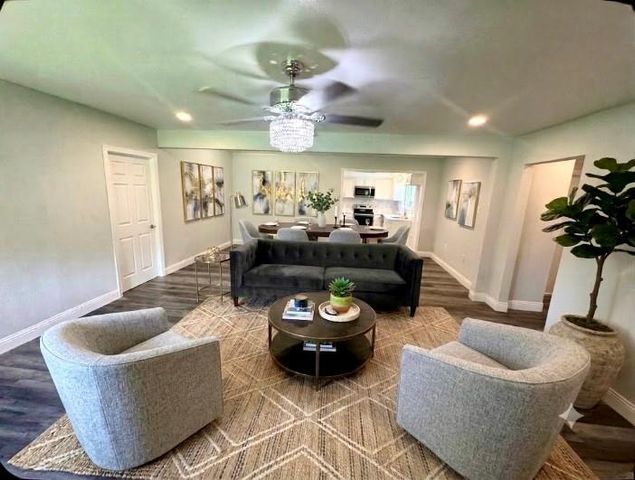 1607 W Houston Drive, La Marque, TX 77568