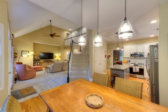 5 Quirk Cir, Milford, MA 01757