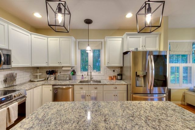 5 Quirk Cir, Milford, MA 01757
