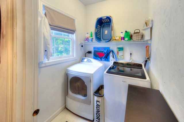 5 Quirk Cir, Milford, MA 01757
