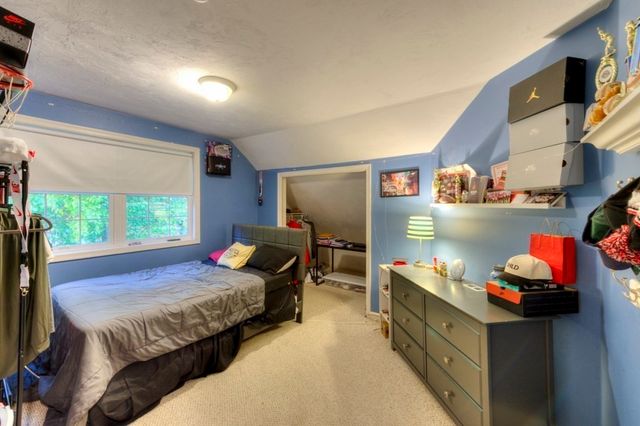 5 Quirk Cir, Milford, MA 01757