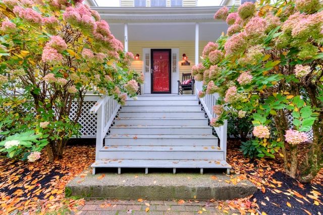 5 Quirk Cir, Milford, MA 01757