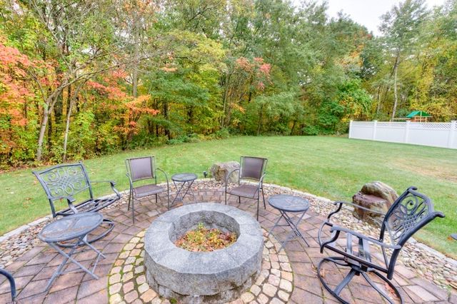 5 Quirk Cir, Milford, MA 01757