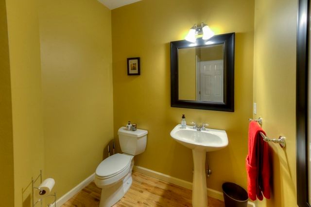 5 Quirk Cir, Milford, MA 01757