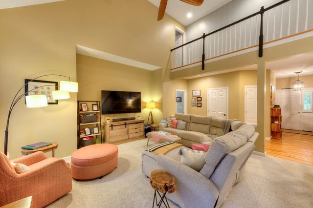 5 Quirk Cir, Milford, MA 01757