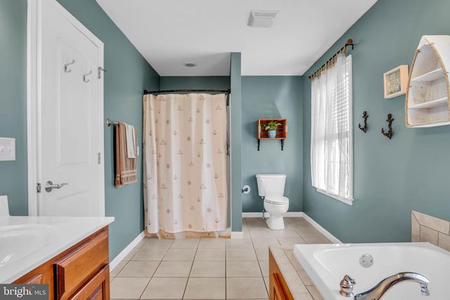 1423 WELLGATE LN, Mechanicsburg, PA 17055