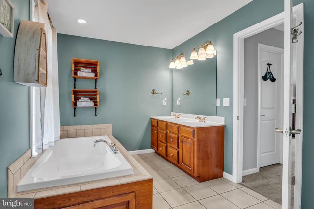 1423 WELLGATE LN, Mechanicsburg, PA 17055