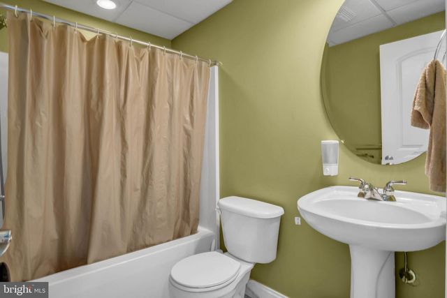 1423 WELLGATE LN, Mechanicsburg, PA 17055