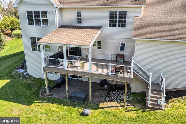 1423 WELLGATE LN, Mechanicsburg, PA 17055