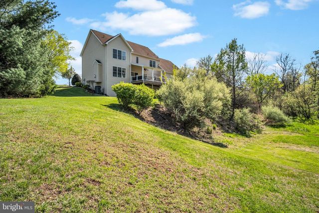 1423 WELLGATE LN, Mechanicsburg, PA 17055