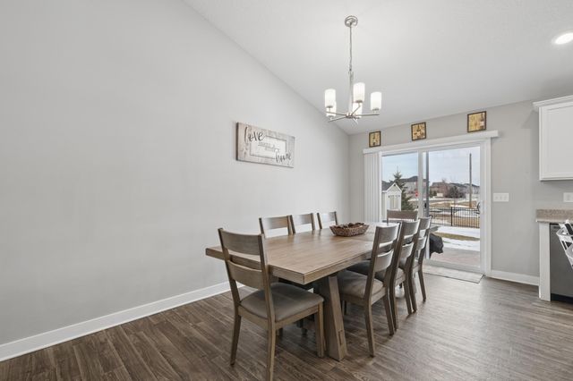 1360 Chestnut Circle, Carver, MN 55315