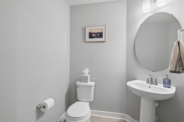 1360 Chestnut Circle, Carver, MN 55315