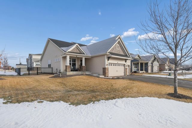 1360 Chestnut Circle, Carver, MN 55315