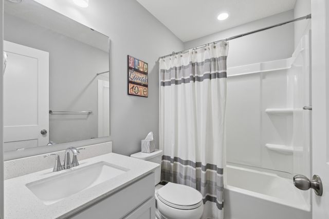 1360 Chestnut Circle, Carver, MN 55315