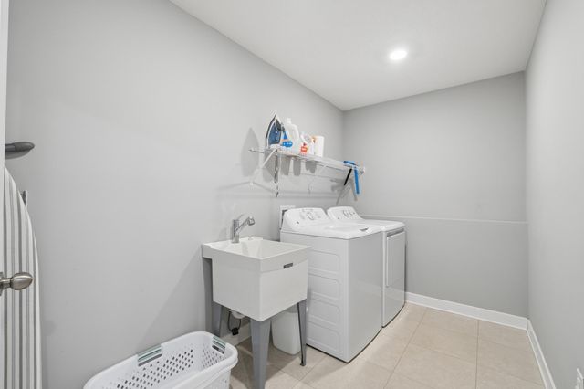 1360 Chestnut Circle, Carver, MN 55315