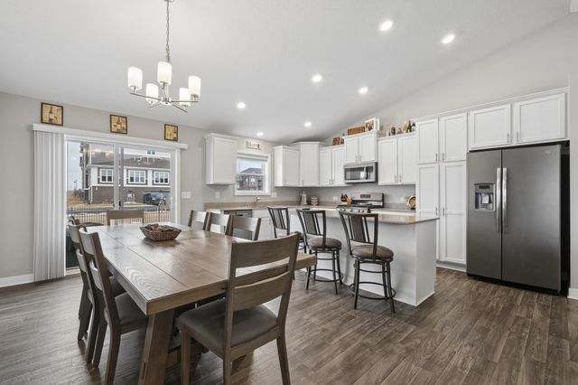 1360 Chestnut Circle, Carver, MN 55315