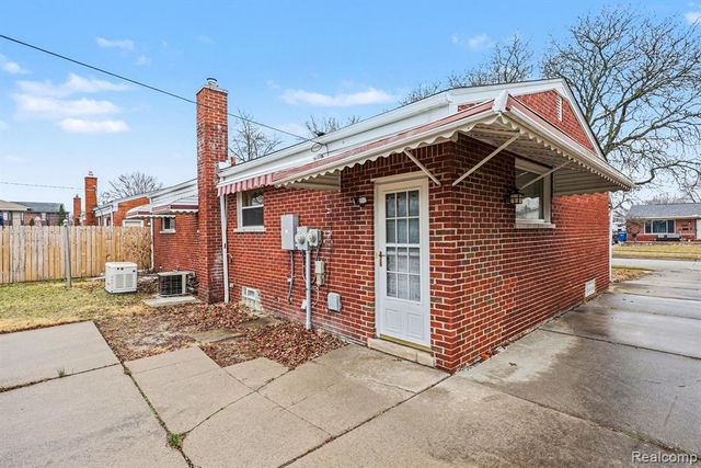 31036 Palomino Drive, Warren, MI 48093